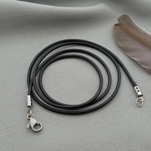 Шнурок плетёный