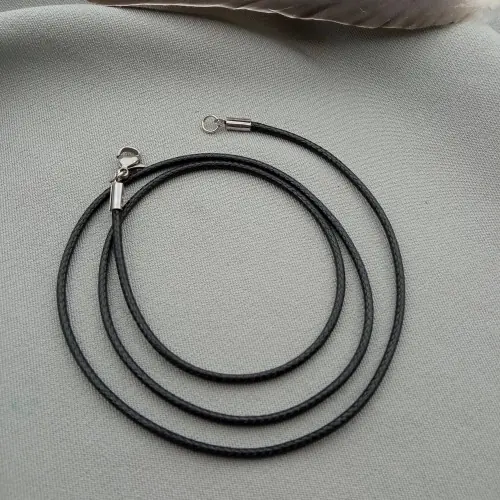 Шнурок плетёный