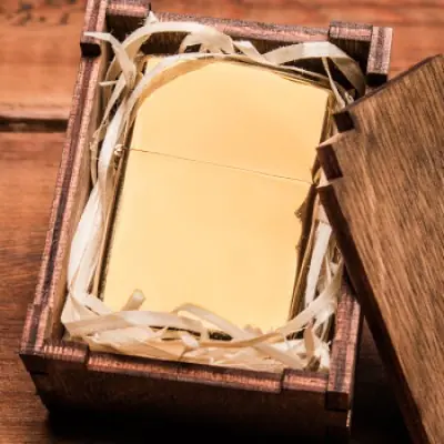 Зажигалка золотая глянцевая